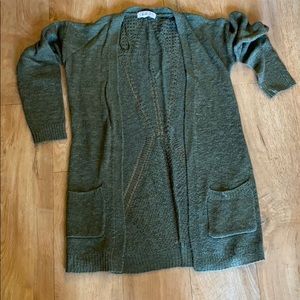 Long knitted cardigan with pockets